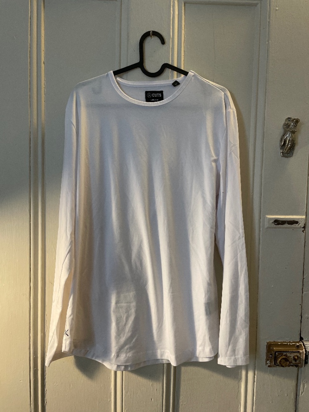 Cuts clothing long sleeve tshirt